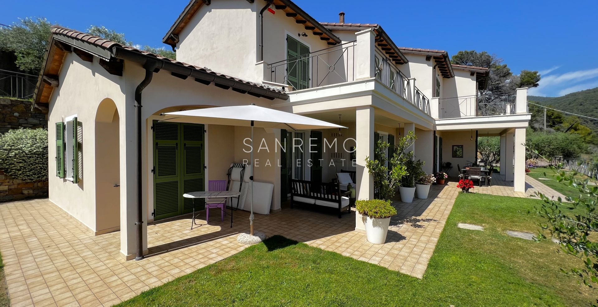 Villa con vista mare sulla prima collina di Bordighera – Eleganza, comfort e panorama mozzafiato