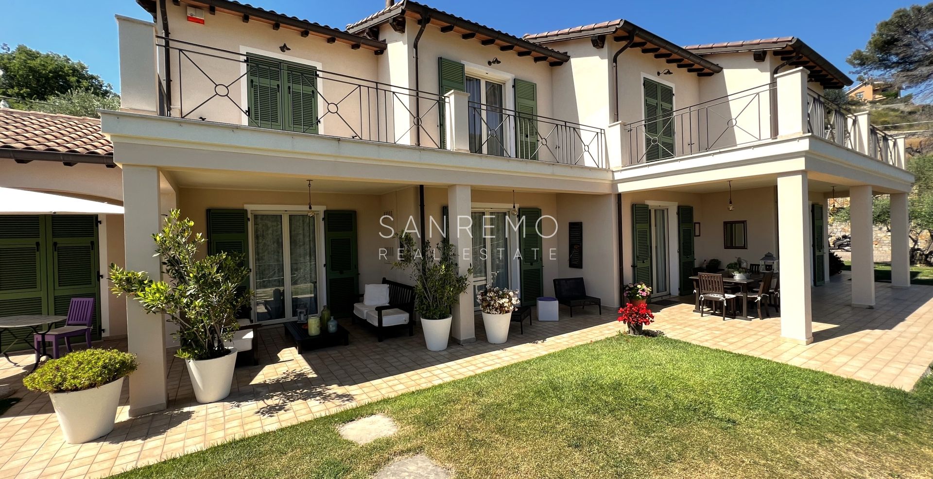 Villa con vista mare sulla prima collina di Bordighera – Eleganza, comfort e panorama mozzafiato