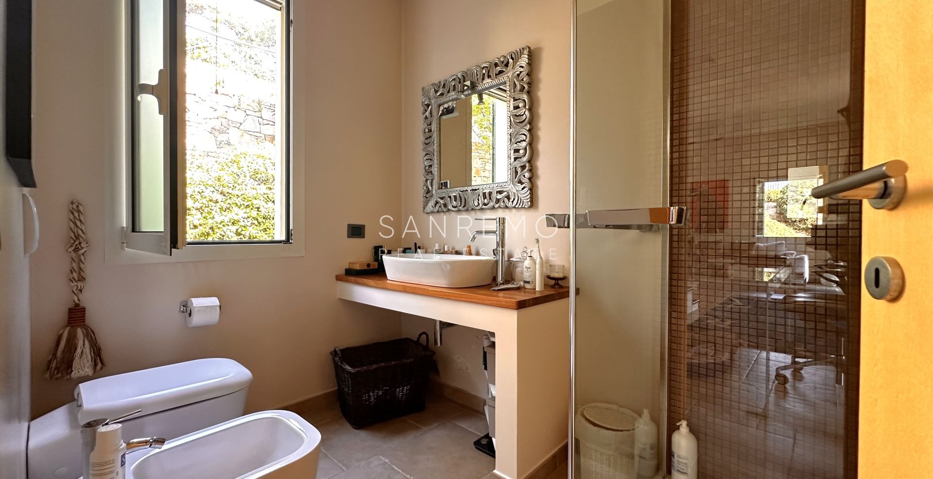 Villa con vista mare sulla prima collina di Bordighera – Eleganza, comfort e panorama mozzafiato