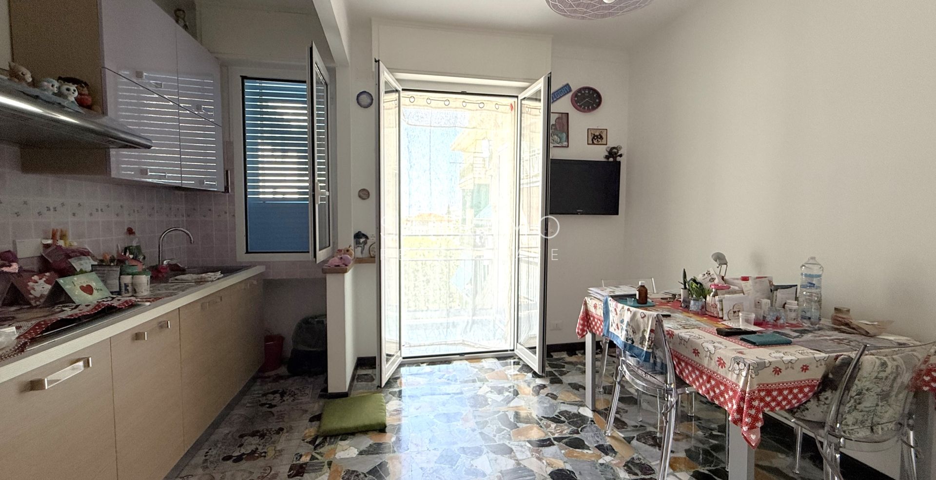 Ristrutturato appartamento con due terrazzi a pochi passi dalla stazione ferroviaria