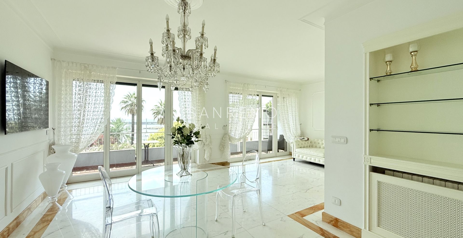 Splendido appartamento completamente ristrutturato in zona pianeggiante ed esclusiva