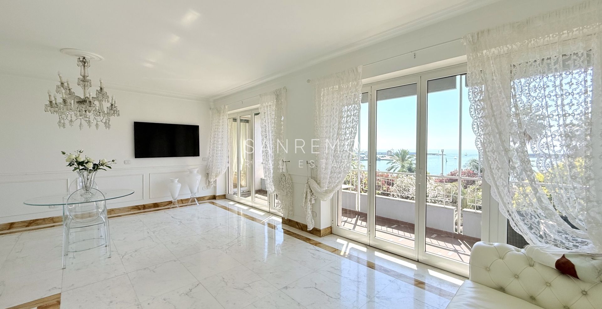 Splendido appartamento completamente ristrutturato in zona pianeggiante ed esclusiva