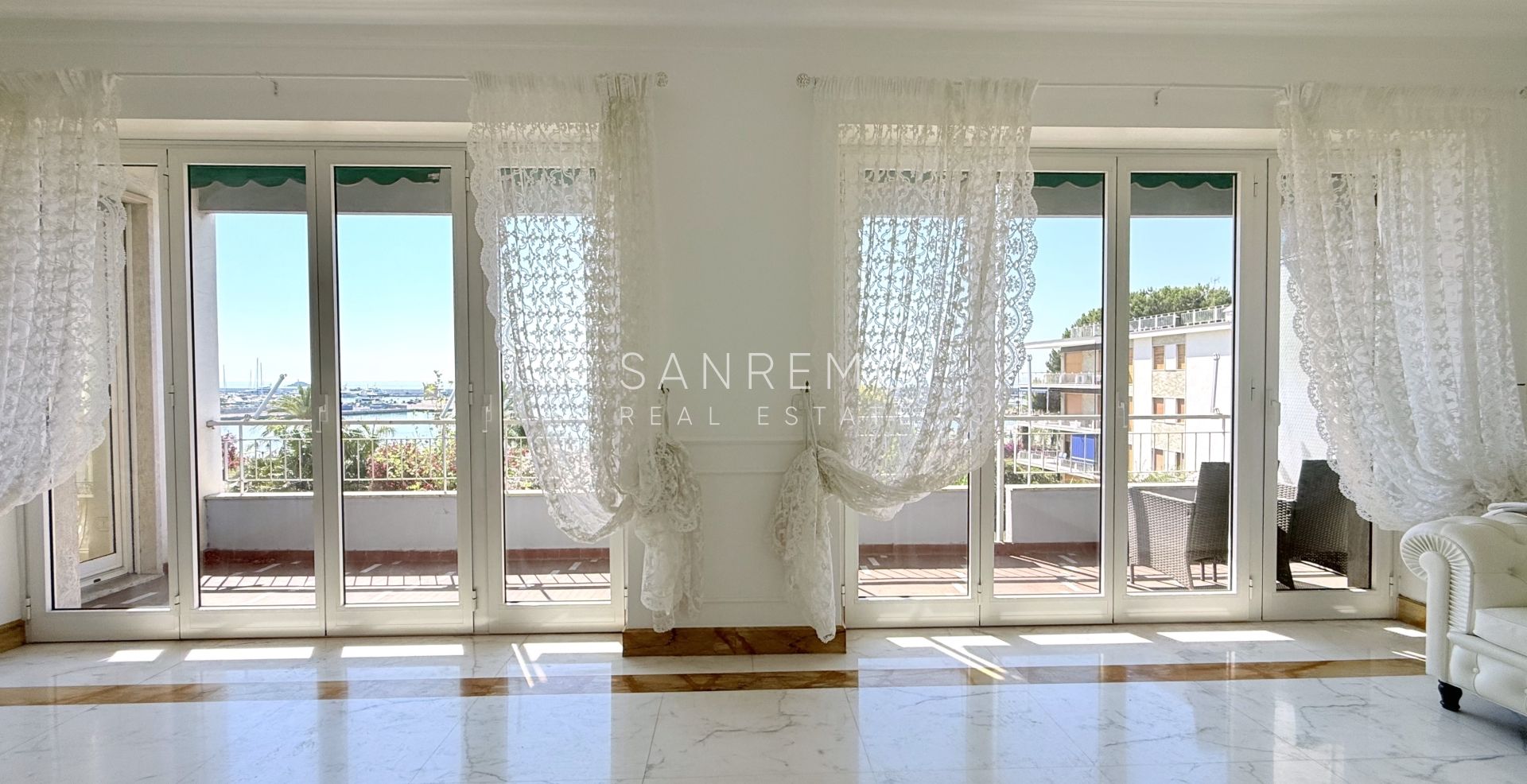 Splendido appartamento completamente ristrutturato in zona pianeggiante ed esclusiva