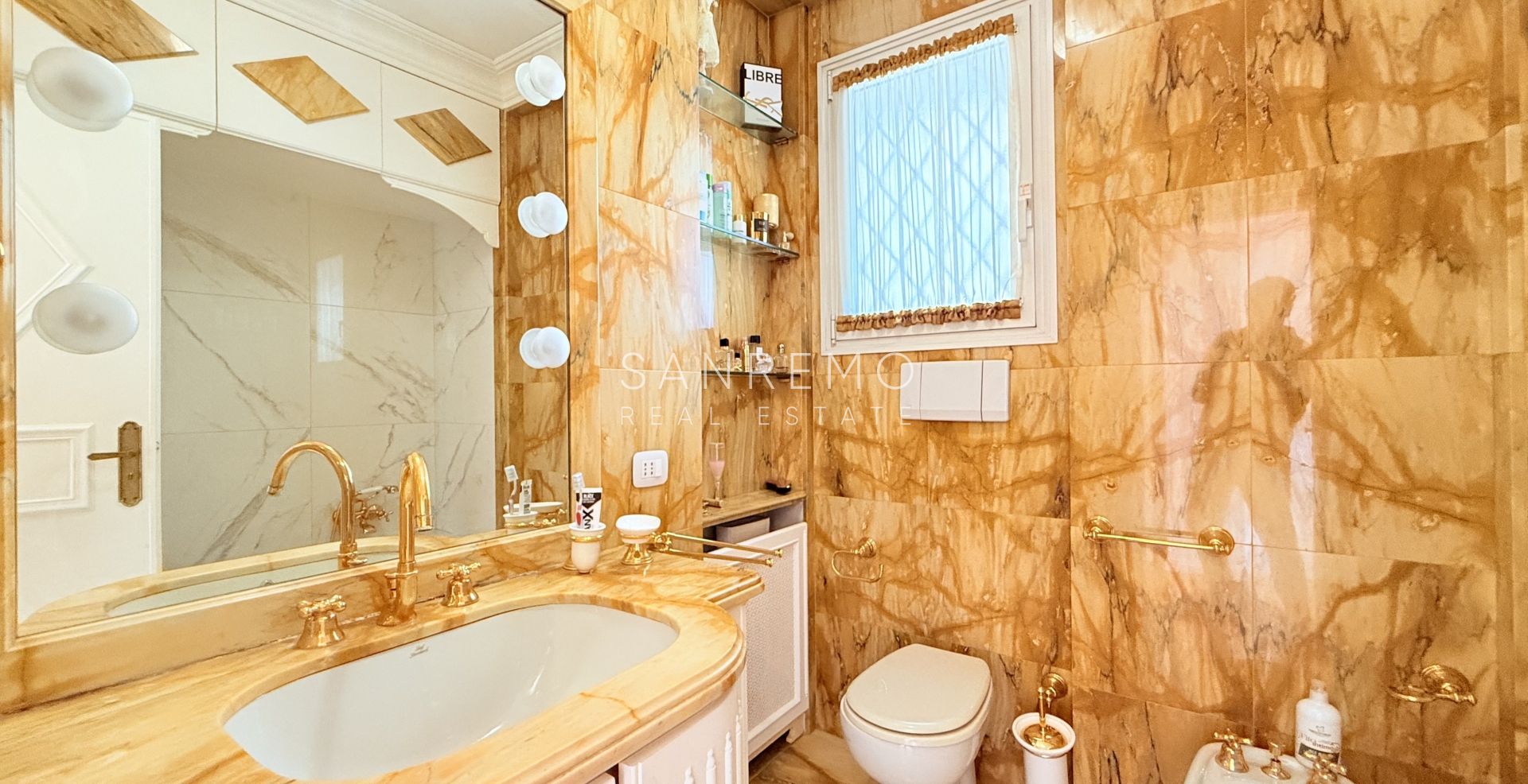 Splendido appartamento completamente ristrutturato in zona pianeggiante ed esclusiva