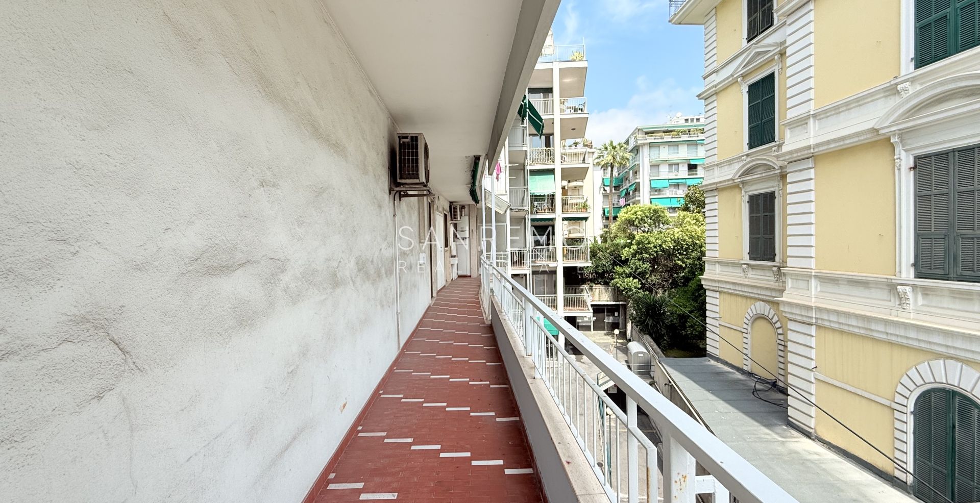 Splendido appartamento completamente ristrutturato in zona pianeggiante ed esclusiva