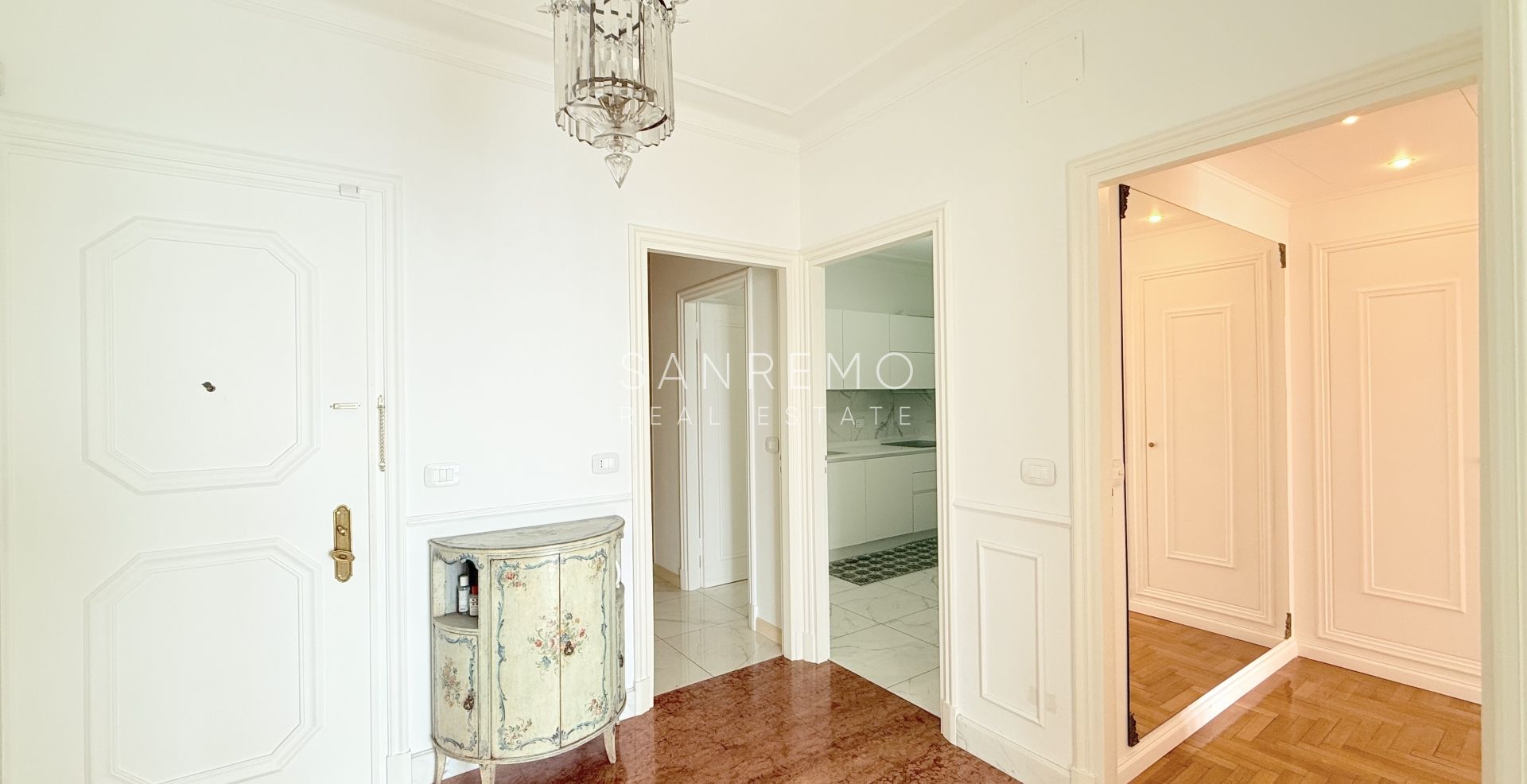 Splendido appartamento completamente ristrutturato in zona pianeggiante ed esclusiva