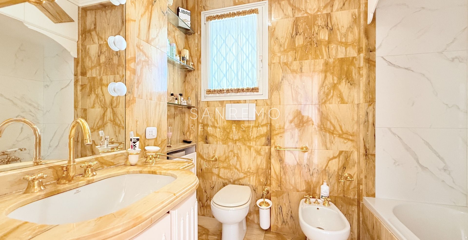 Splendido appartamento completamente ristrutturato in zona pianeggiante ed esclusiva