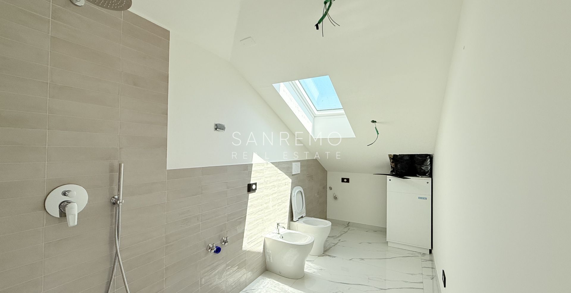 Splendido appartamento con soppalco e terrazzo a pozzo con meravigliosa vista sul mare