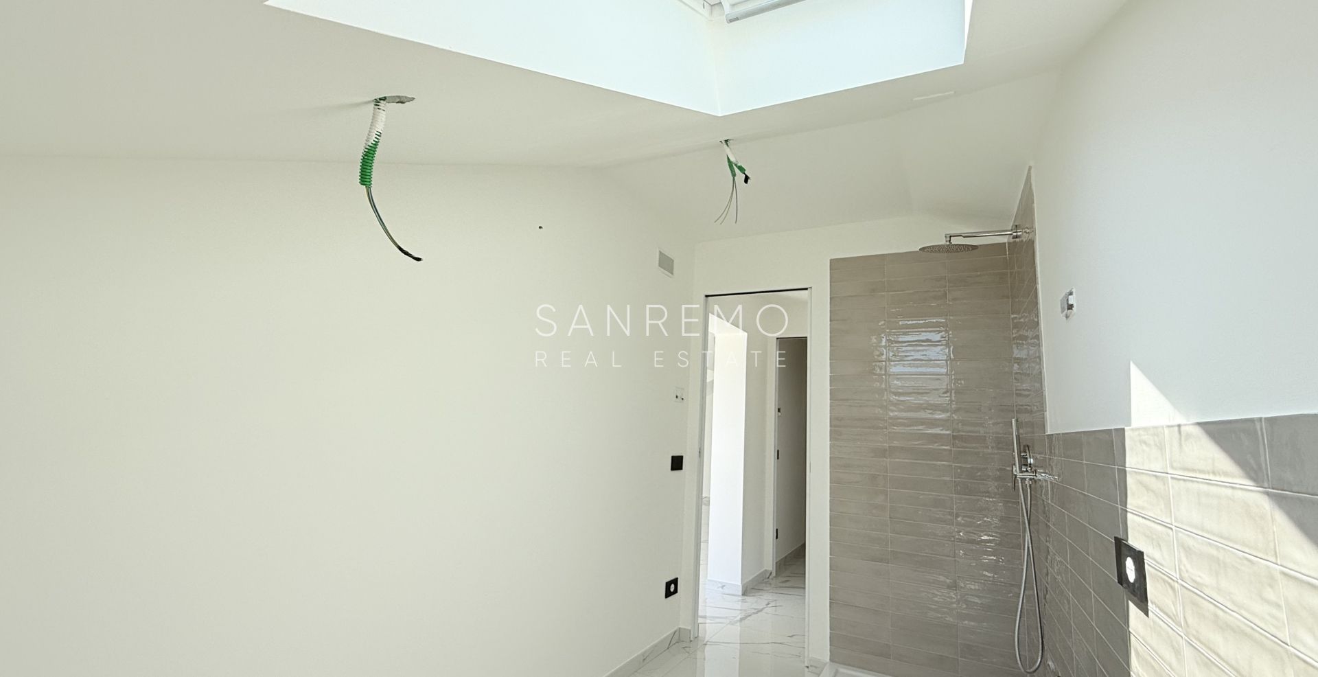 Splendido appartamento con soppalco e terrazzo a pozzo con meravigliosa vista sul mare