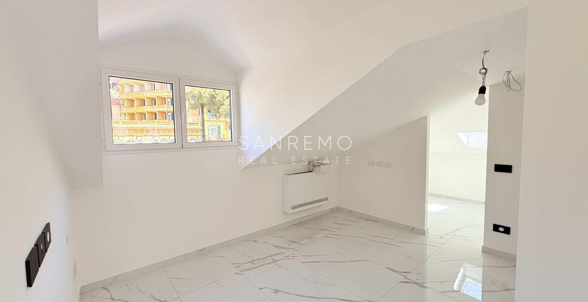 Splendido appartamento con soppalco e terrazzo a pozzo con meravigliosa vista sul mare