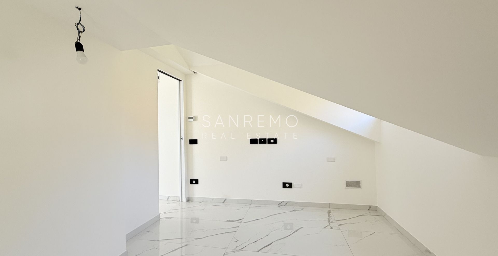 Splendido appartamento con soppalco e terrazzo a pozzo con meravigliosa vista sul mare