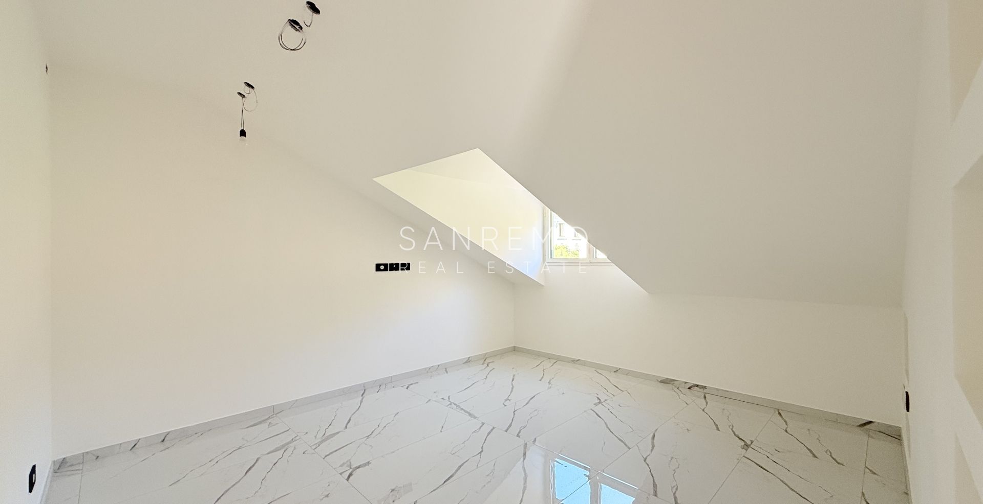 Splendido appartamento con soppalco e terrazzo a pozzo con meravigliosa vista sul mare