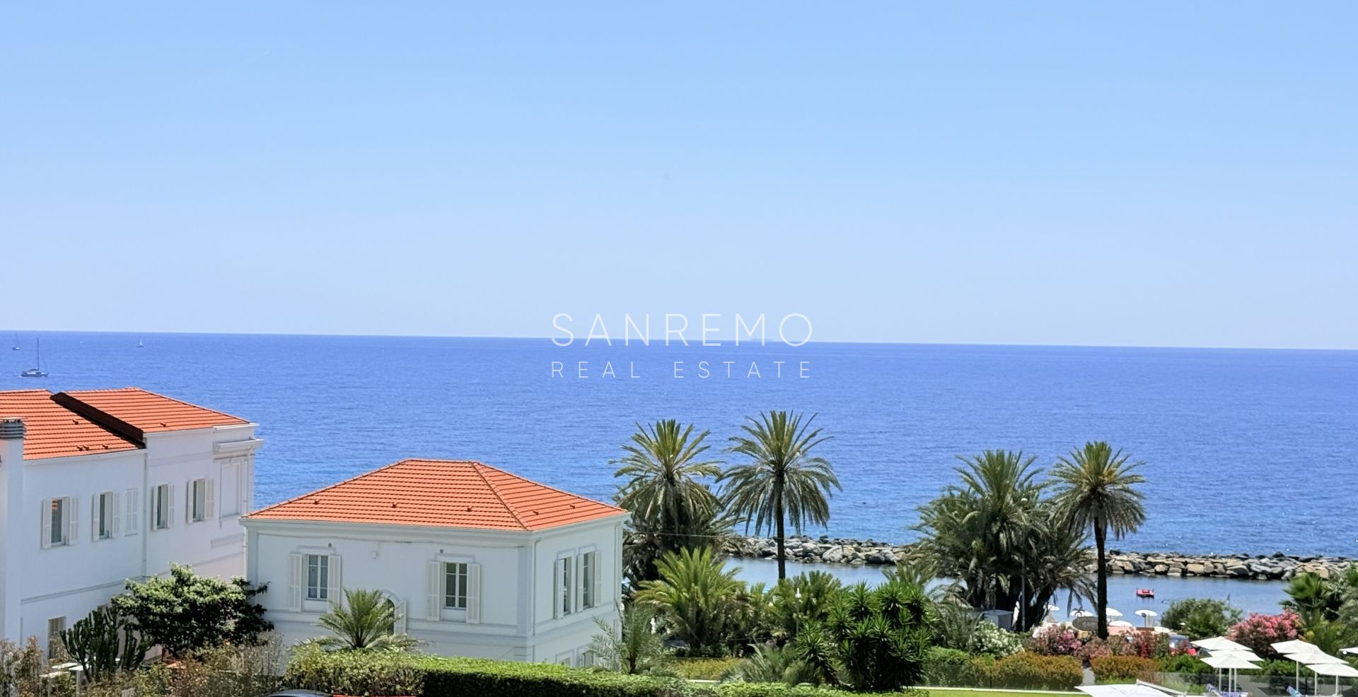 Splendido appartamento con soppalco e terrazzo a pozzo con meravigliosa vista sul mare