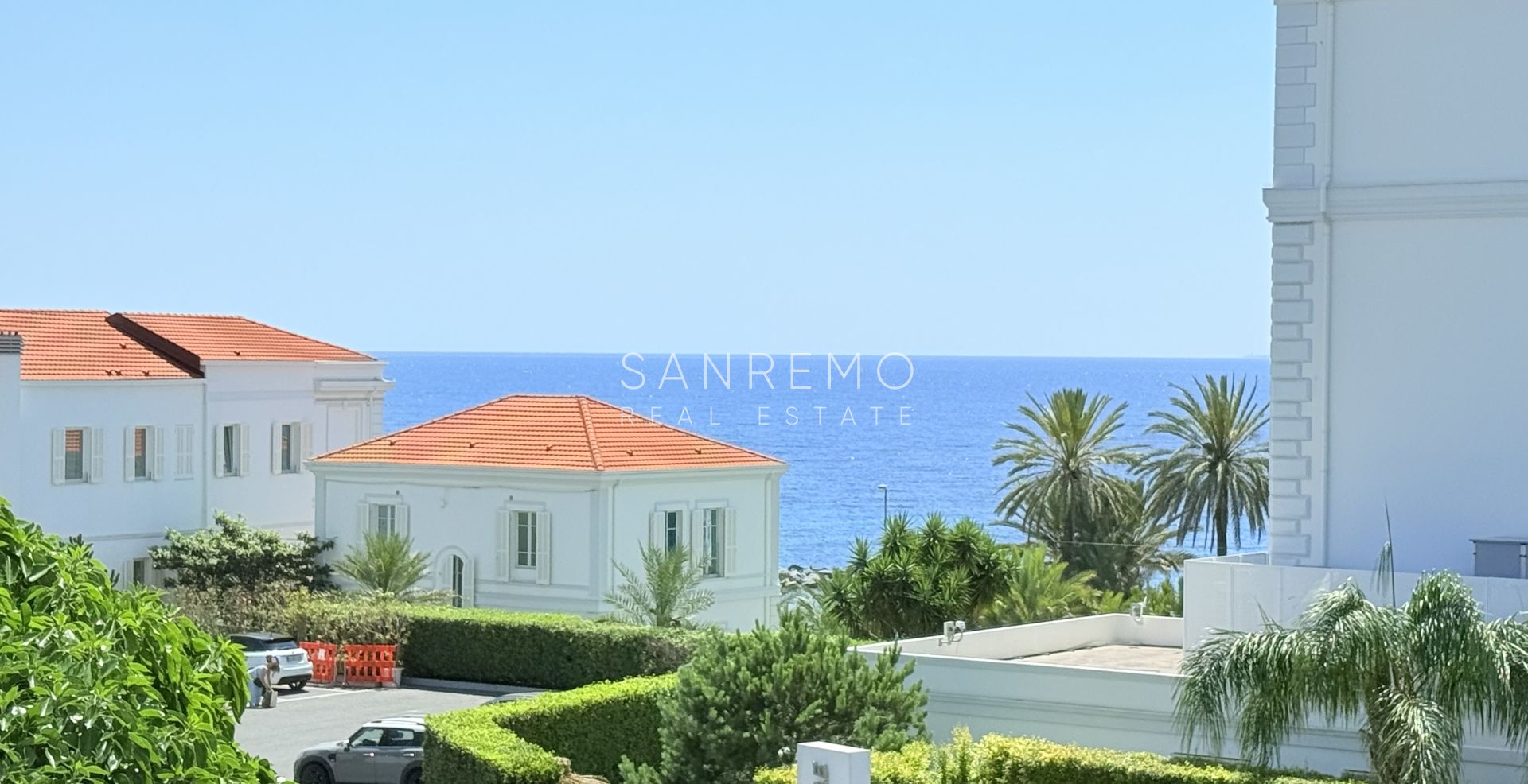 Appartamento nuovo con vista mare, balcone e parcheggio in moderno edificio di nuova costruzione 