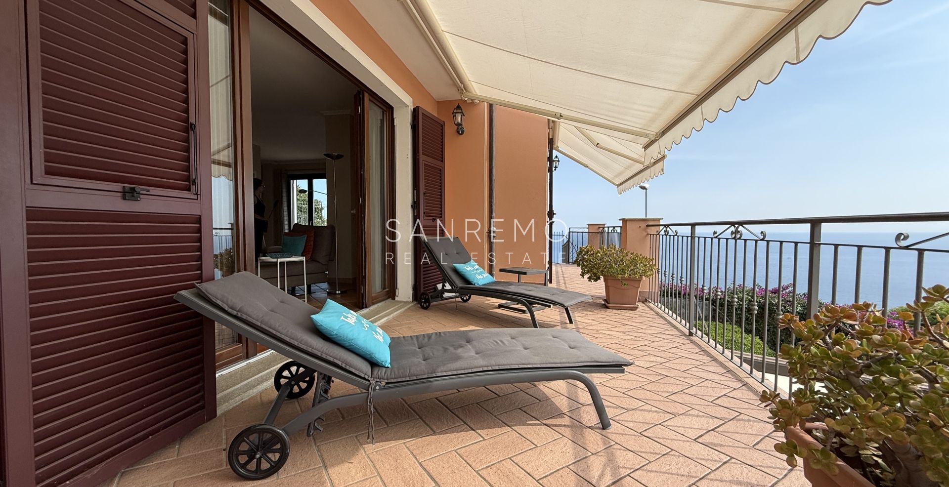 Prestigiosa villa con piscina e vista mare mozzafiato
