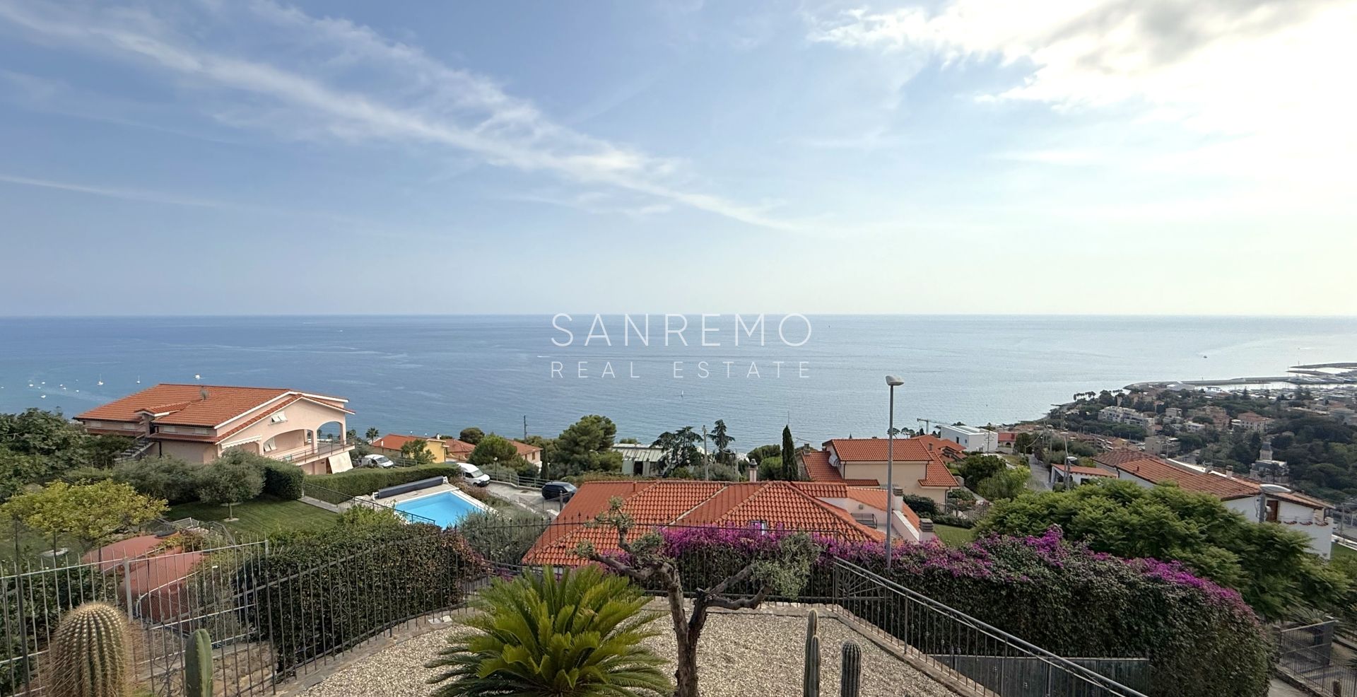 Prestigiosa villa con piscina e vista mare mozzafiato