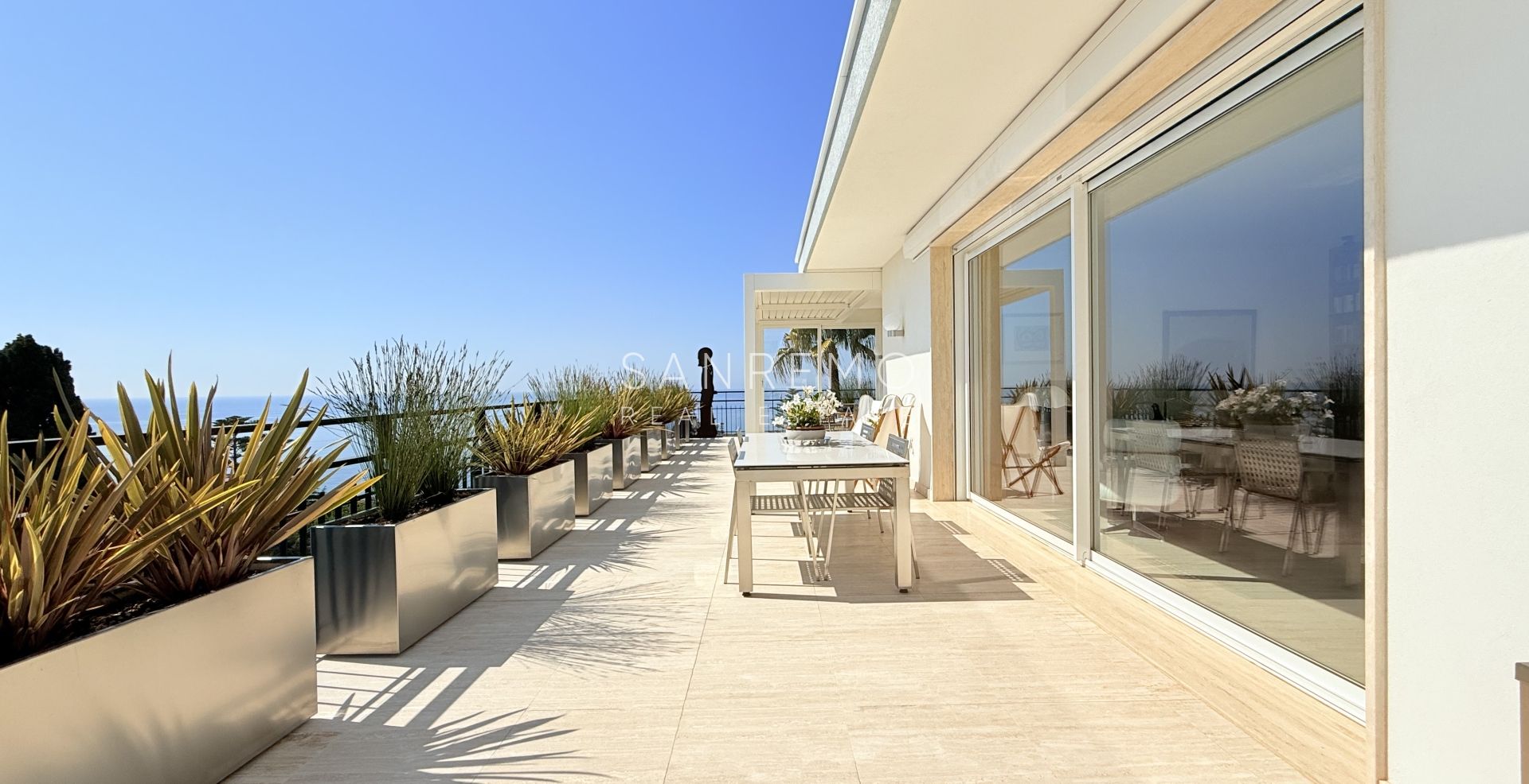 Attico prestigioso con vista mare