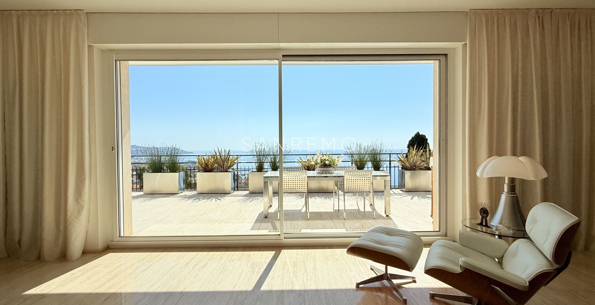 Attico prestigioso con vista mare