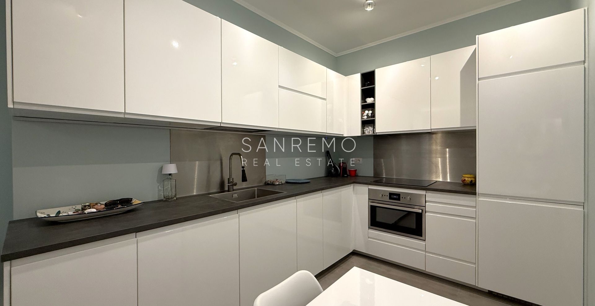 Appartamento in perfette condizioni con terrazzo nella prestigiosa Via Matteotti