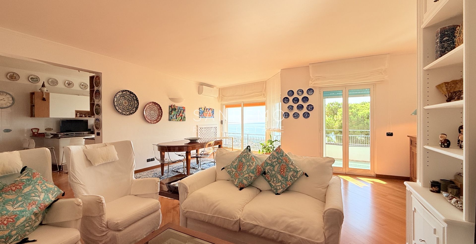 Splendido e luminoso appartamento totalmente ristrutturato in complesso signorile con piscina