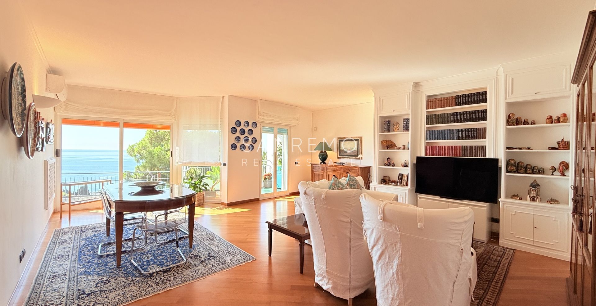 Splendido e luminoso appartamento totalmente ristrutturato in complesso signorile con piscina