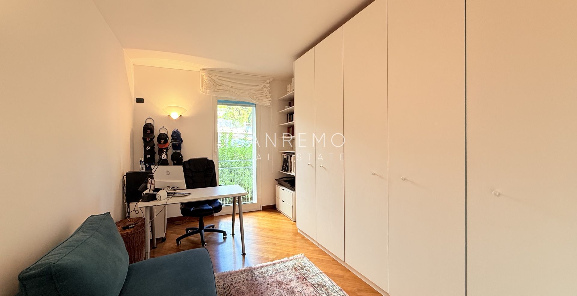 Splendido e luminoso appartamento totalmente ristrutturato in complesso signorile con piscina