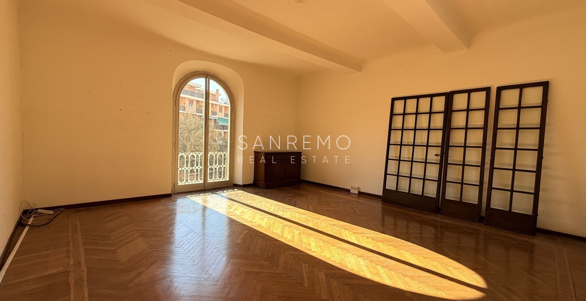 Appartamento di 240 mq in elegante palazzo d'epoca