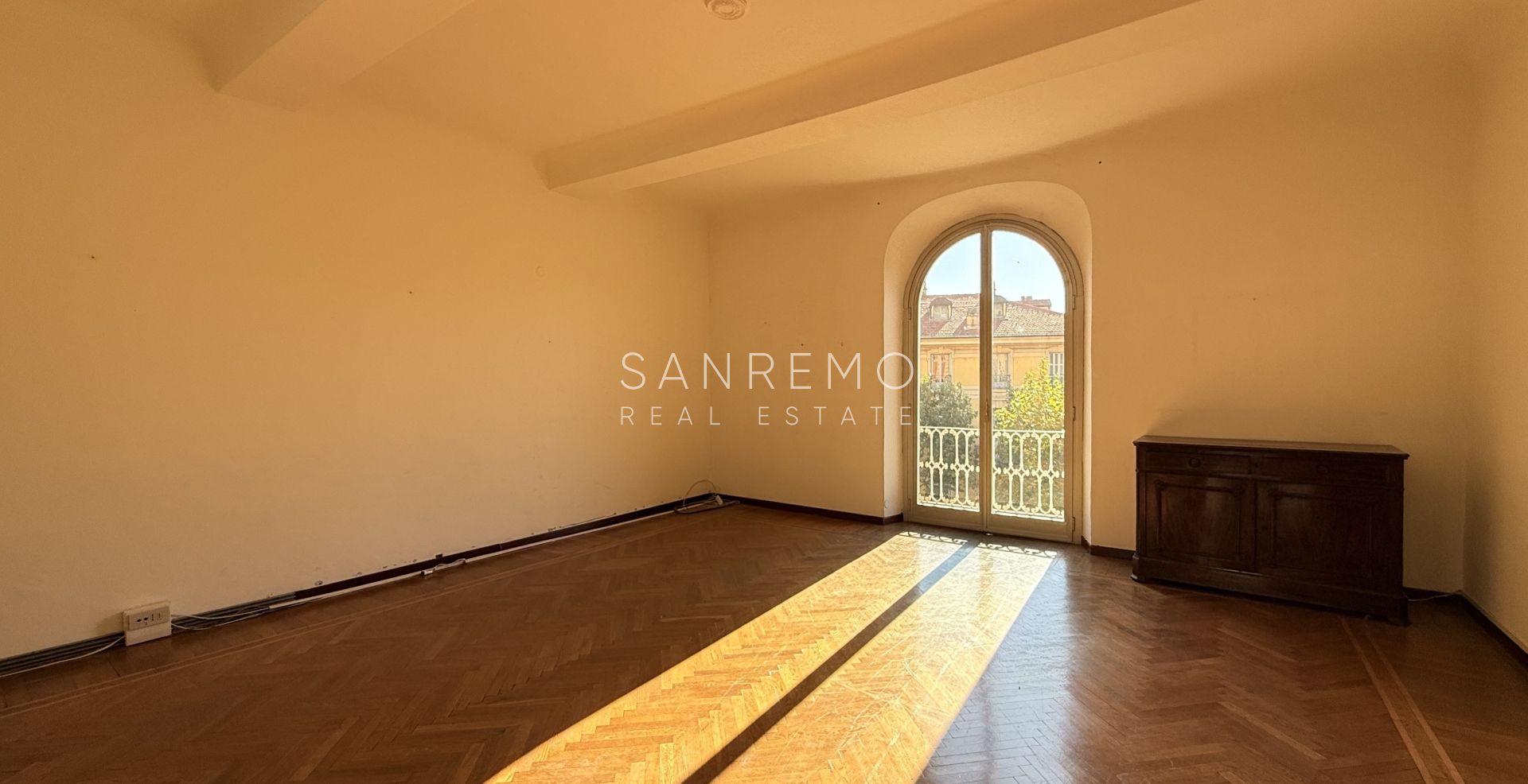 Appartamento di 240 mq in elegante palazzo d'epoca