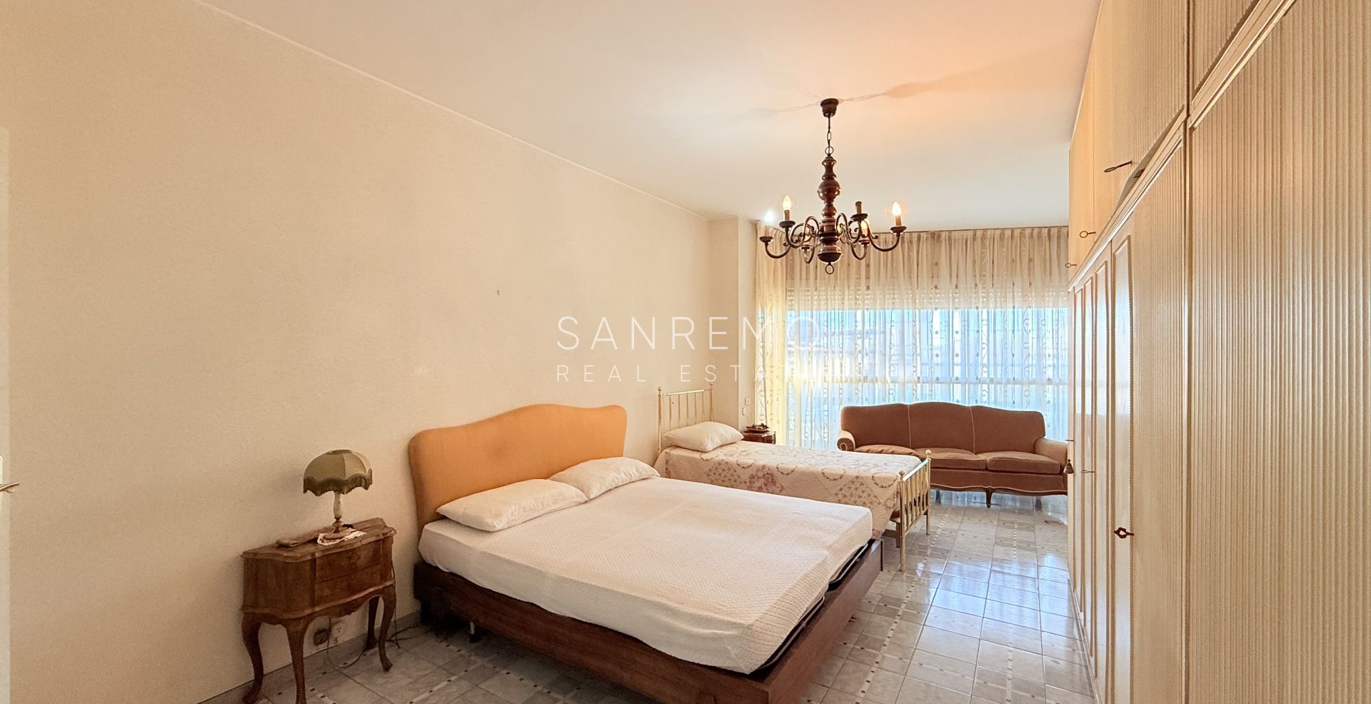 Appartamento di 130 mq con terrazzo in posizione pianeggiante ed a pochi passi dalle spiagge e della pista ciclabile