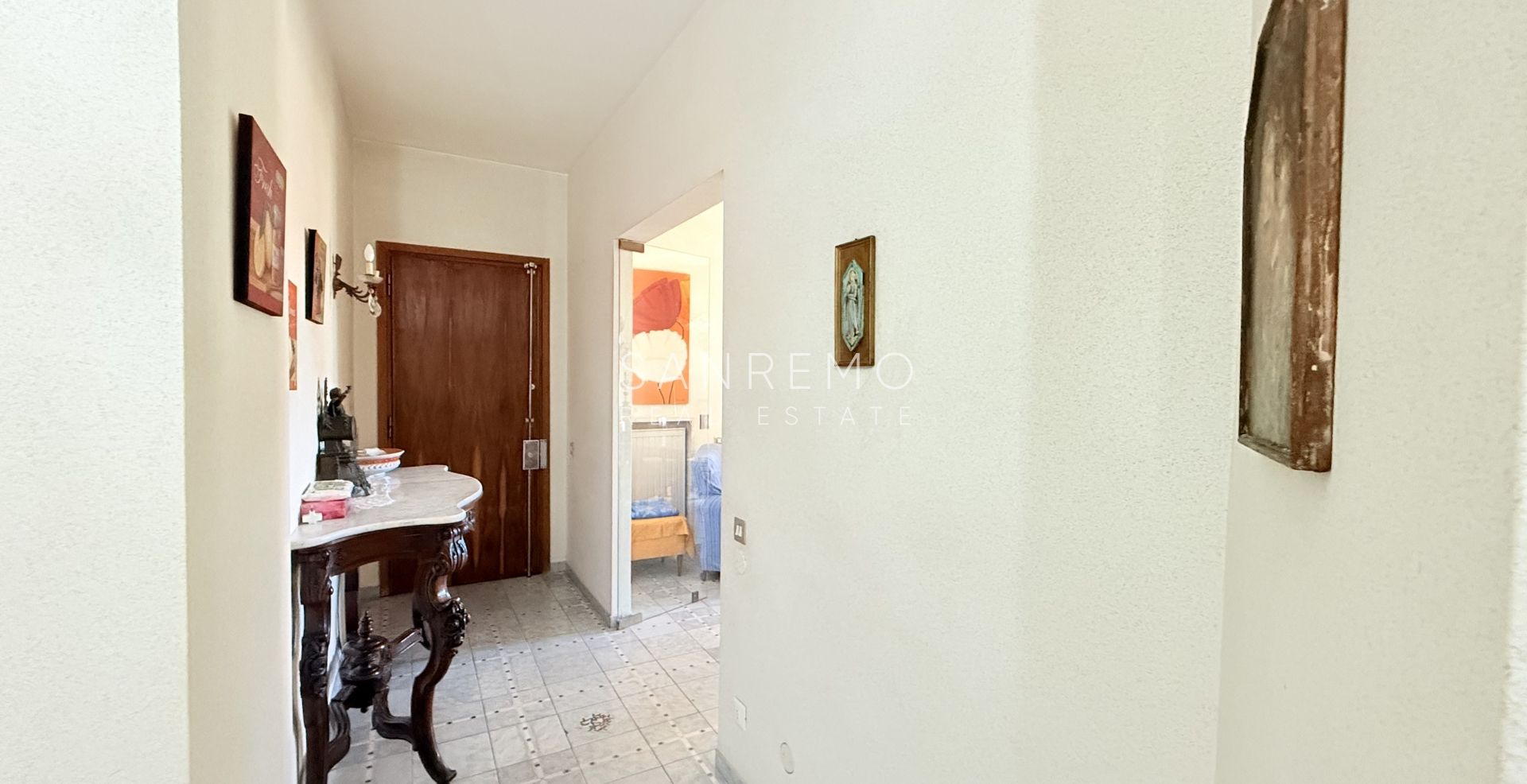 Appartamento di 130 mq con terrazzo in posizione pianeggiante ed a pochi passi dalle spiagge e della pista ciclabile