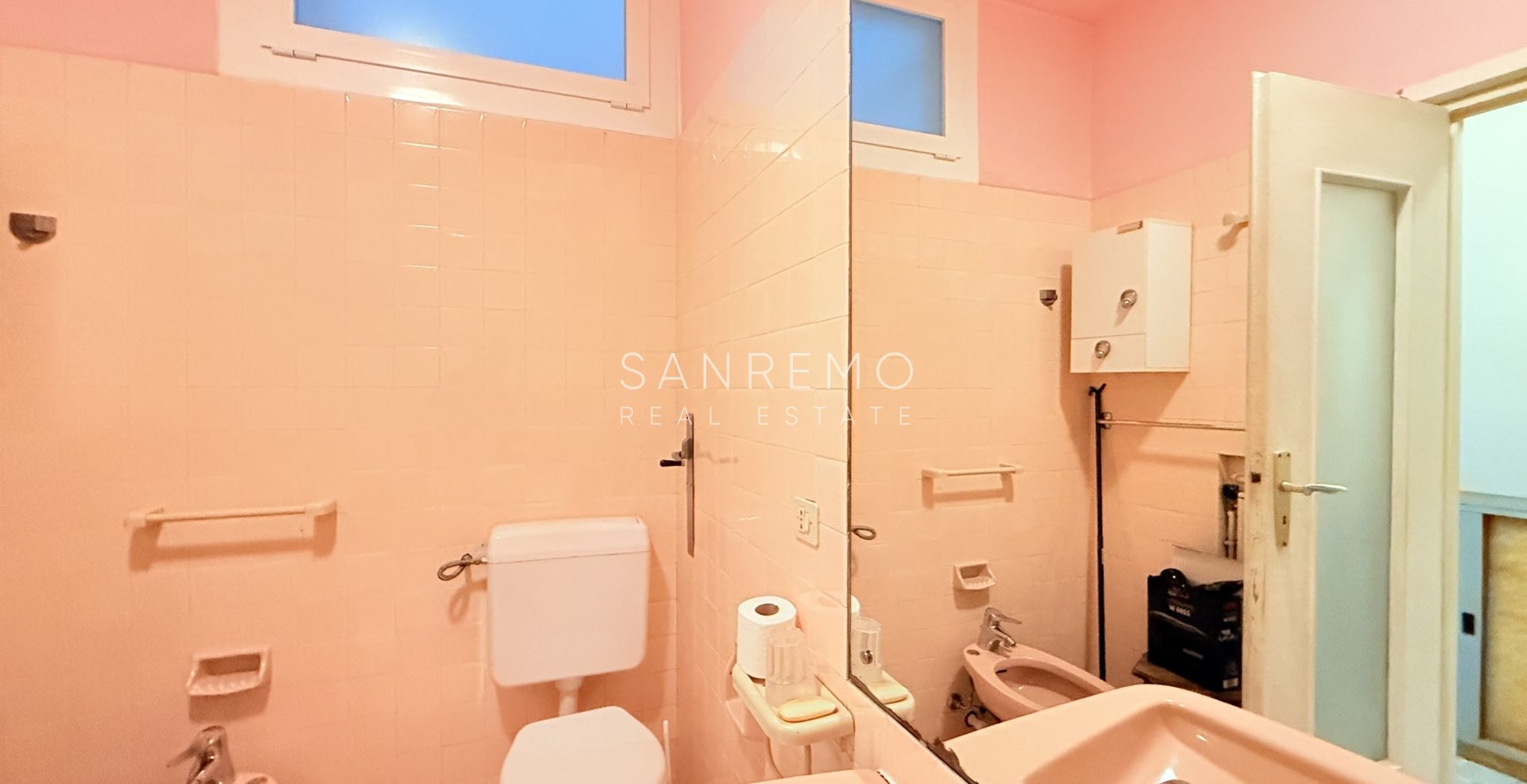 Appartamento di 130 mq con terrazzo in posizione pianeggiante ed a pochi passi dalle spiagge e della pista ciclabile