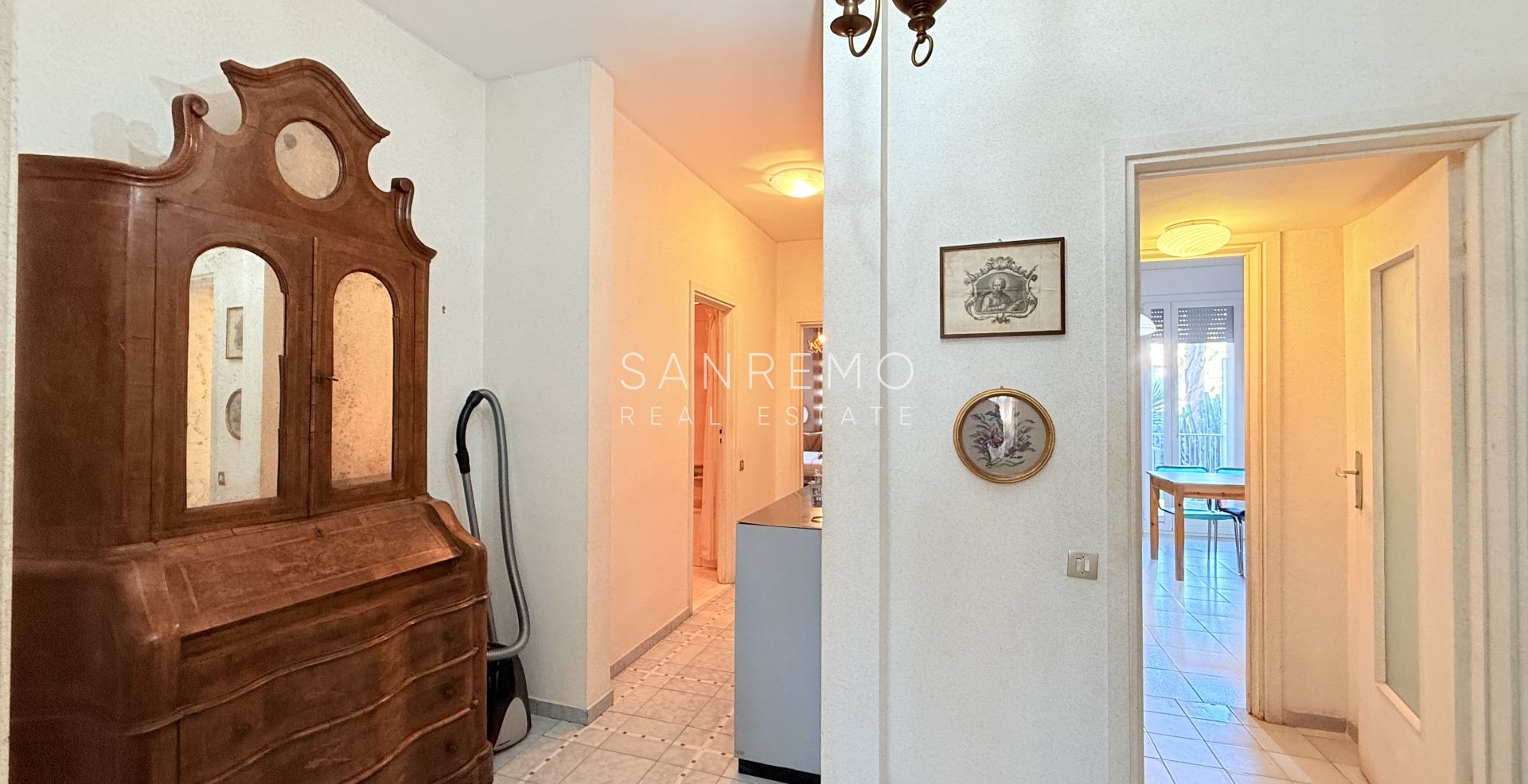 Appartamento di 130 mq con terrazzo in posizione pianeggiante ed a pochi passi dalle spiagge e della pista ciclabile