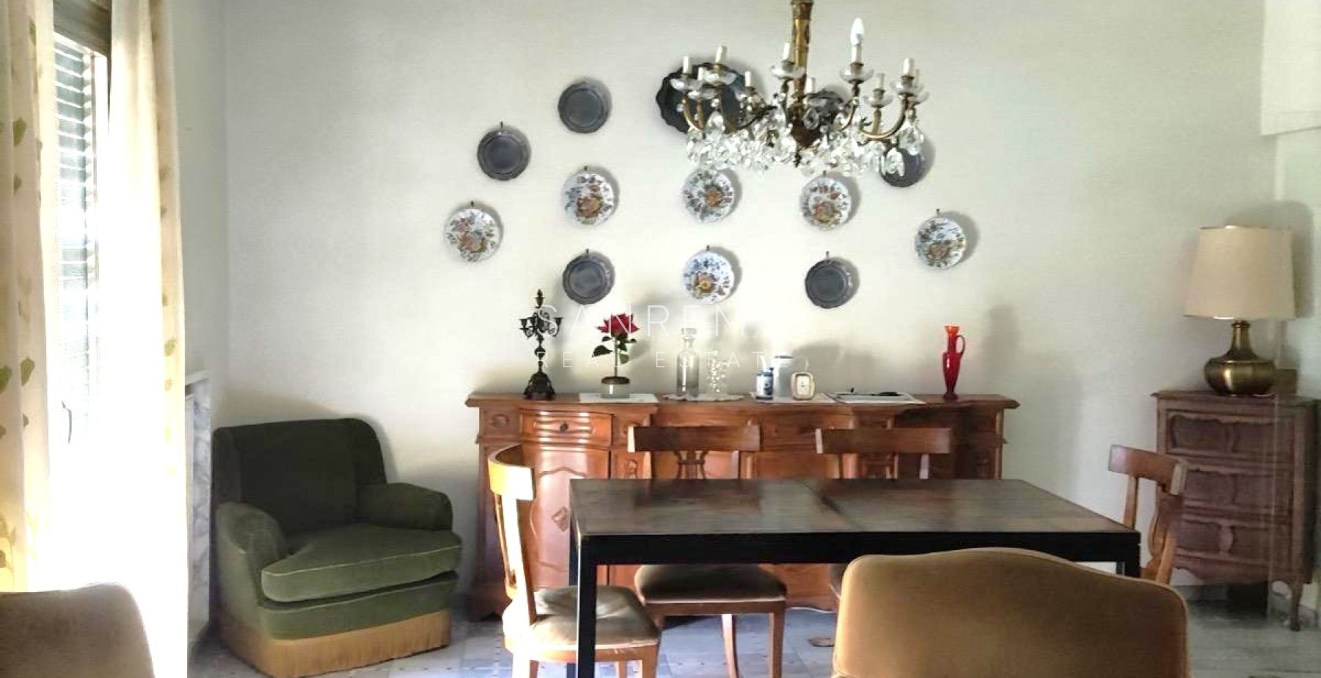 Appartamento di 130 mq con terrazzo in posizione pianeggiante ed a pochi passi dalle spiagge e della pista ciclabile