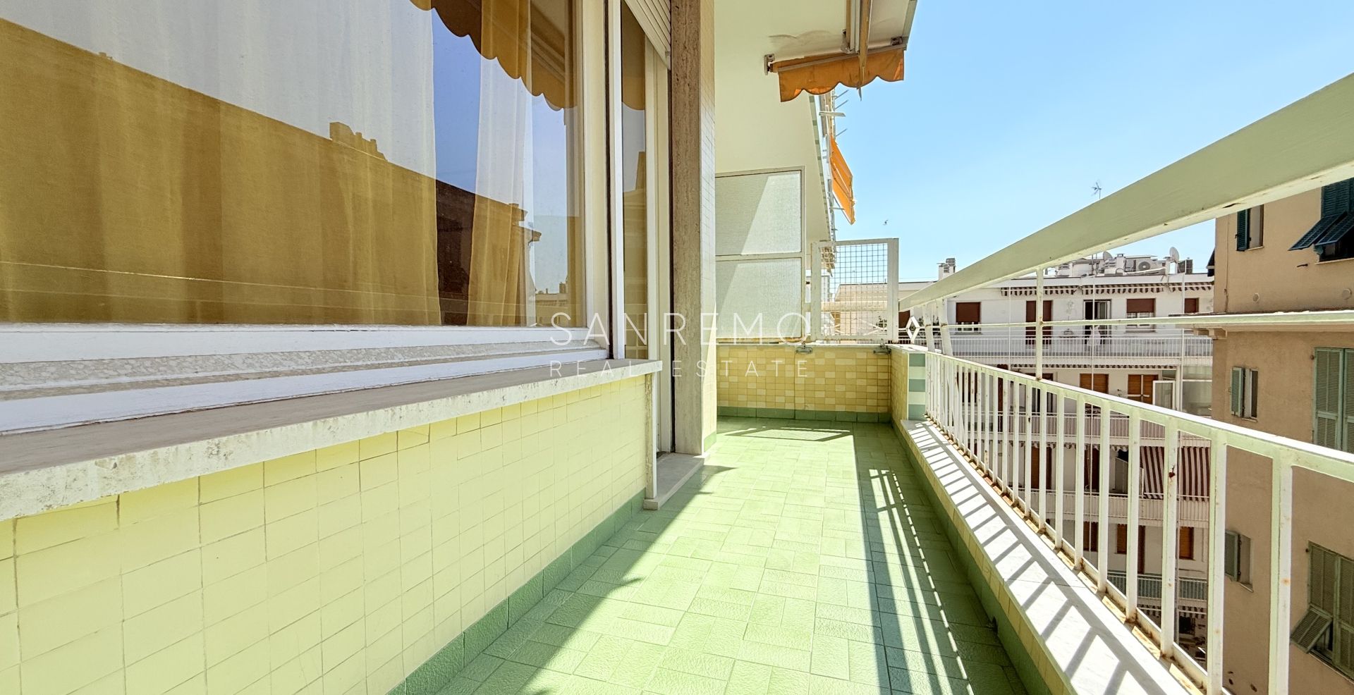 Ampio monolocale con terrazzo a pochi passi dal Casinò