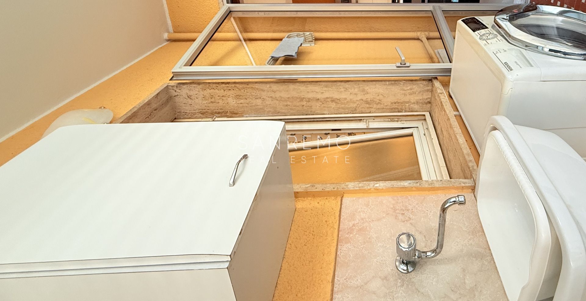 Luminoso trilocale con terrazzino a pochi passi dai giardini di Villa Ormond