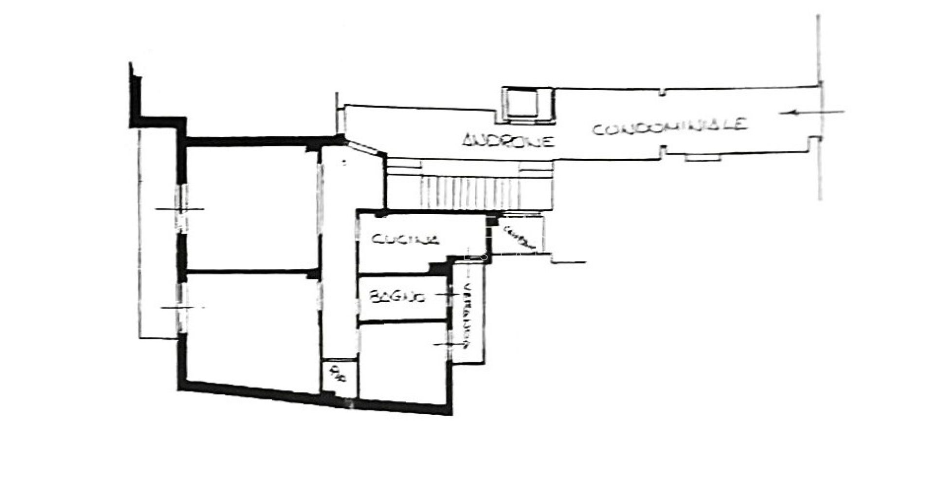 Luminoso trilocale con terrazzino a pochi passi dai giardini di Villa Ormond