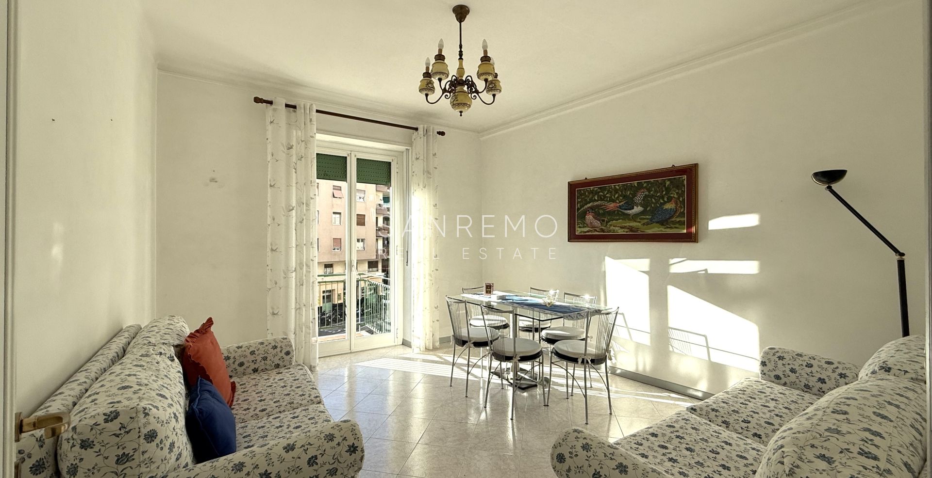  Luminoso e soleggiato appartamento con doppia esposizione e due terrazzini