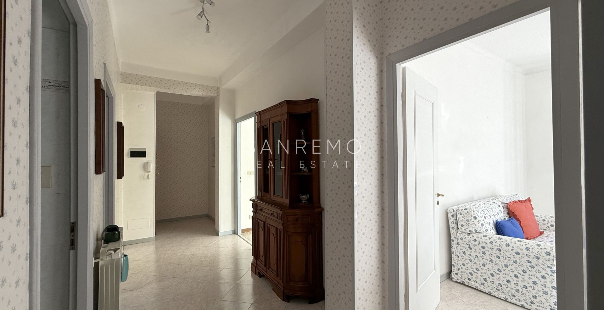  Luminoso e soleggiato appartamento con doppia esposizione e due terrazzini