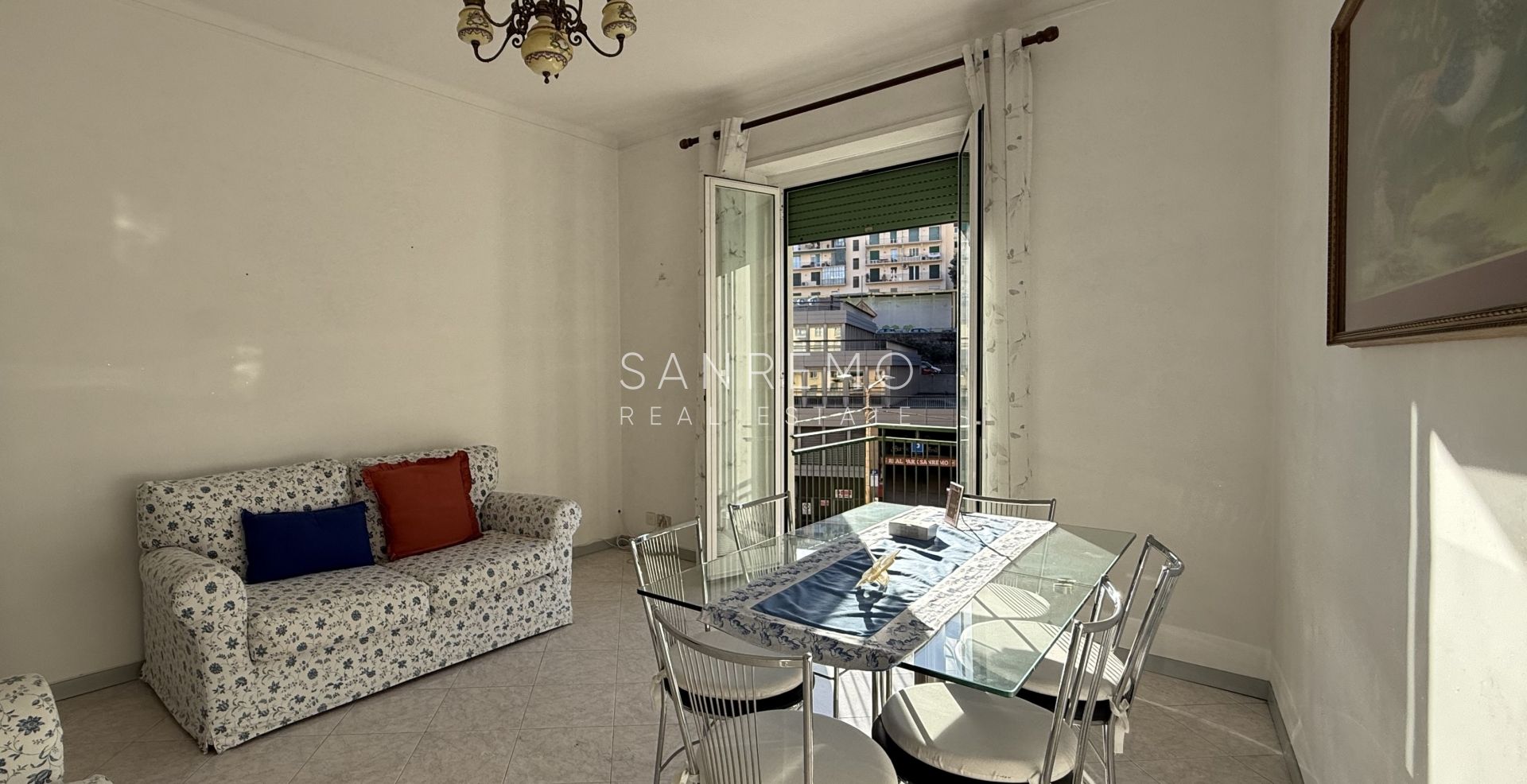  Luminoso e soleggiato appartamento con doppia esposizione e due terrazzini