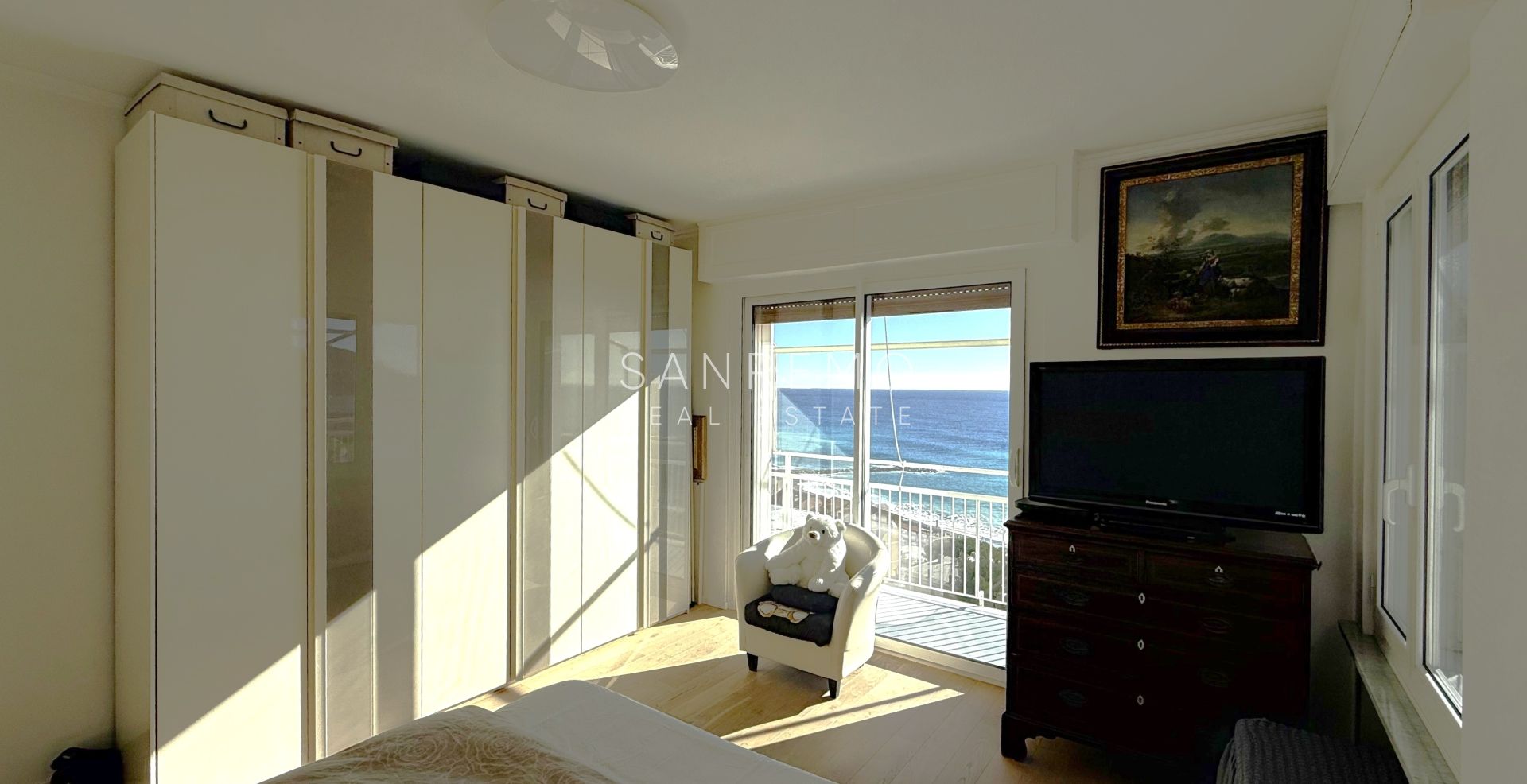 Attico con magnifica vista mare in una delle zone più apprezzate della Riviera