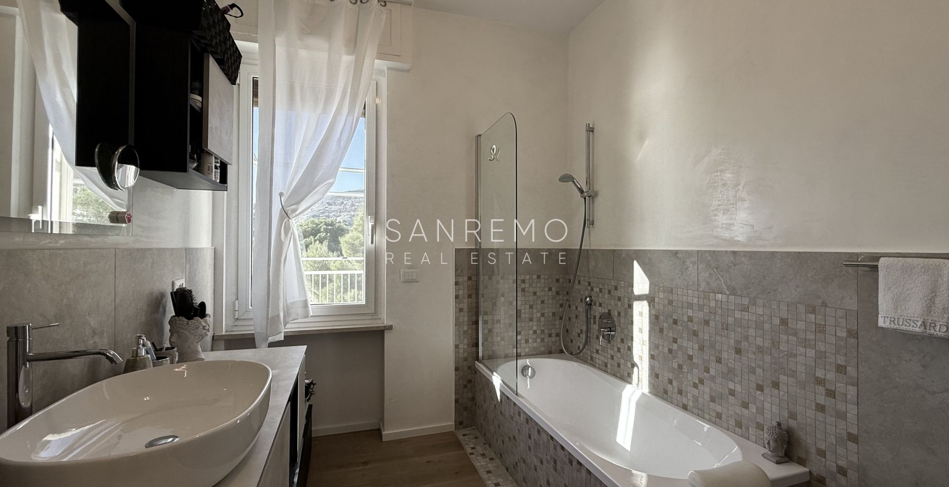 Attico con magnifica vista mare in una delle zone più apprezzate della Riviera