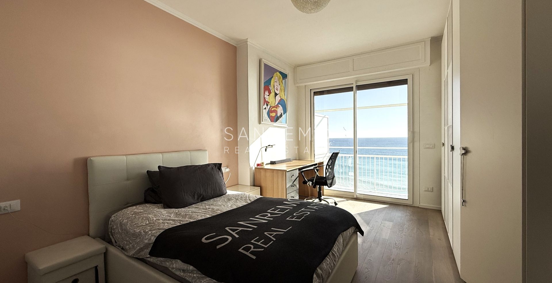 Attico con magnifica vista mare in una delle zone più apprezzate della Riviera