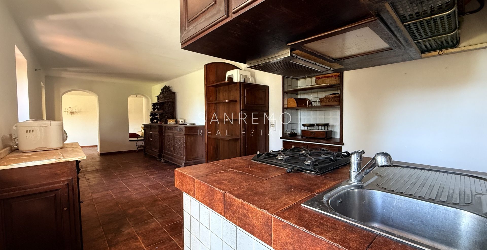 Casa indipendente con vista aperta nel verde in posizione tranquilla e silenziosa