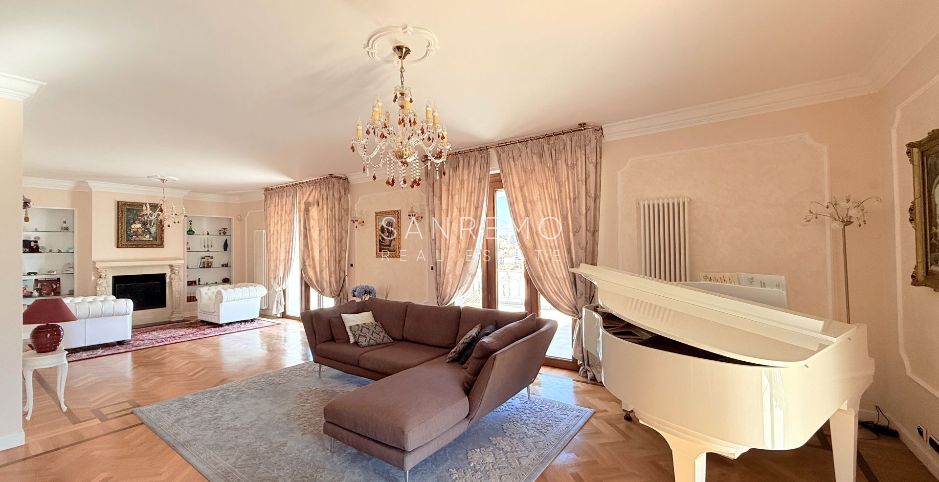 Attico e superattico con piscina e panoramica vita mare