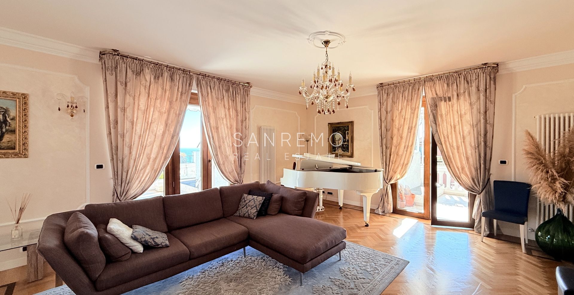 Attico e superattico con piscina e panoramica vita mare