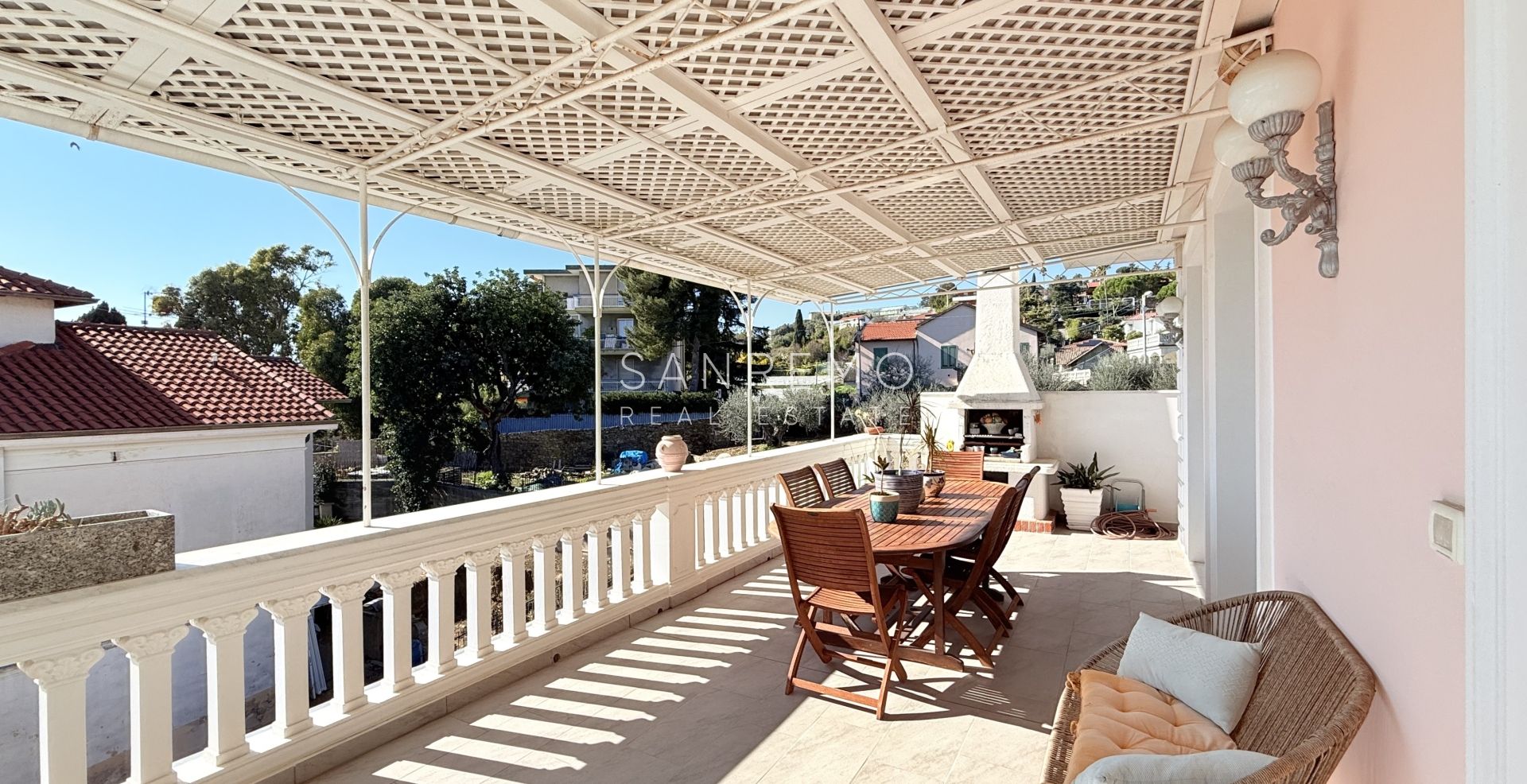 Attico e superattico con piscina e panoramica vita mare