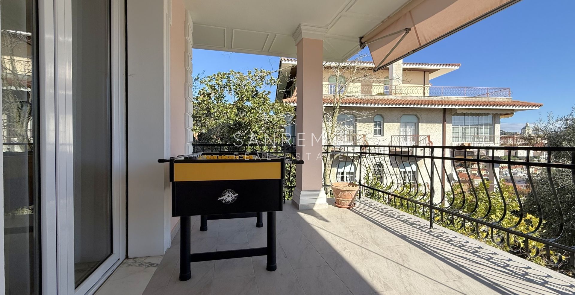 Attico e superattico con piscina e panoramica vita mare