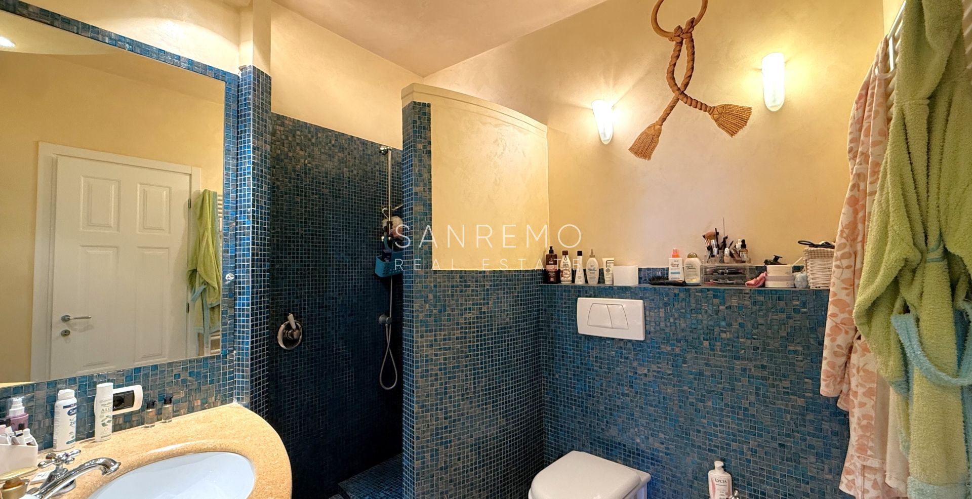 Attico e superattico con piscina e panoramica vita mare