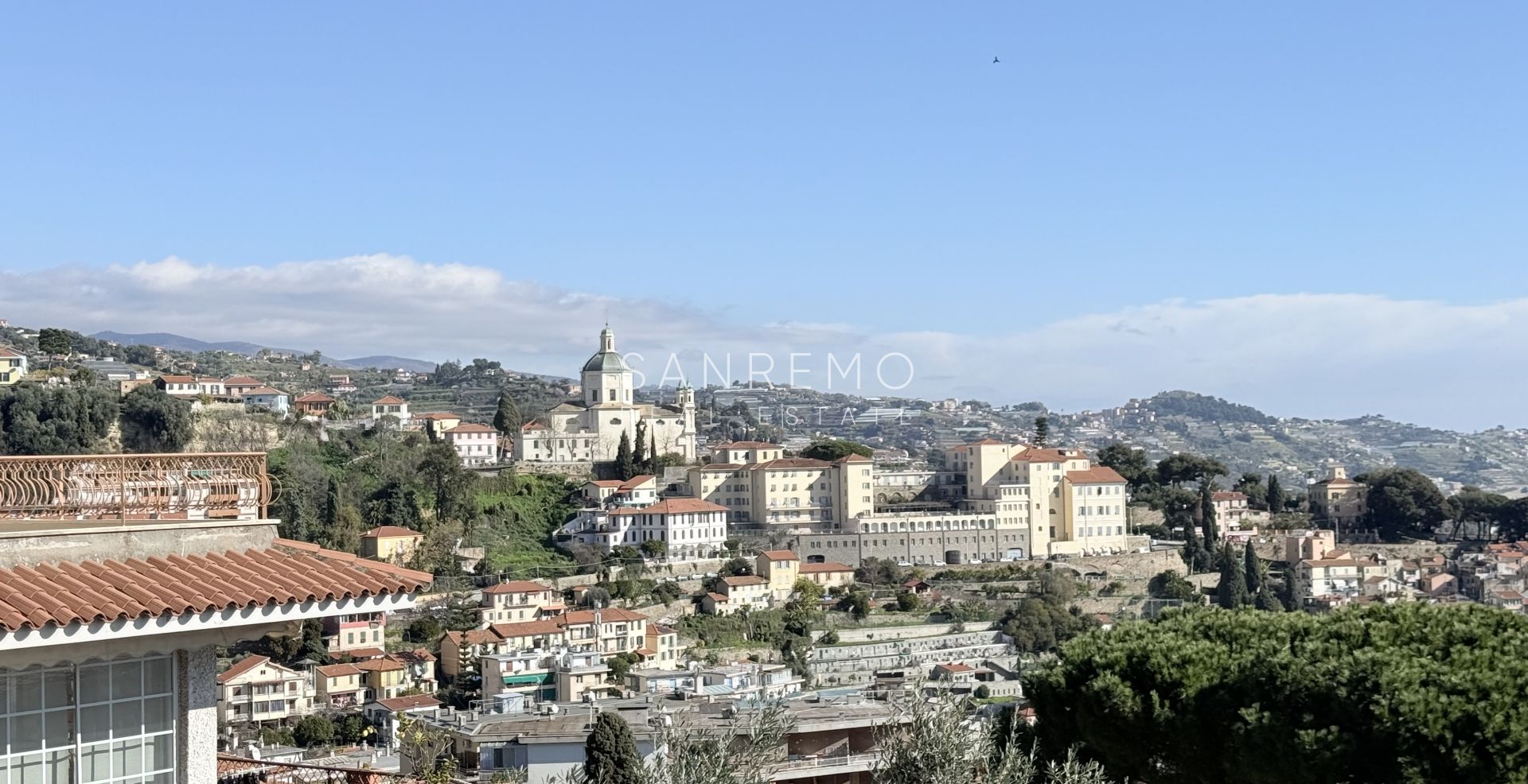 Attico e superattico con piscina e panoramica vita mare