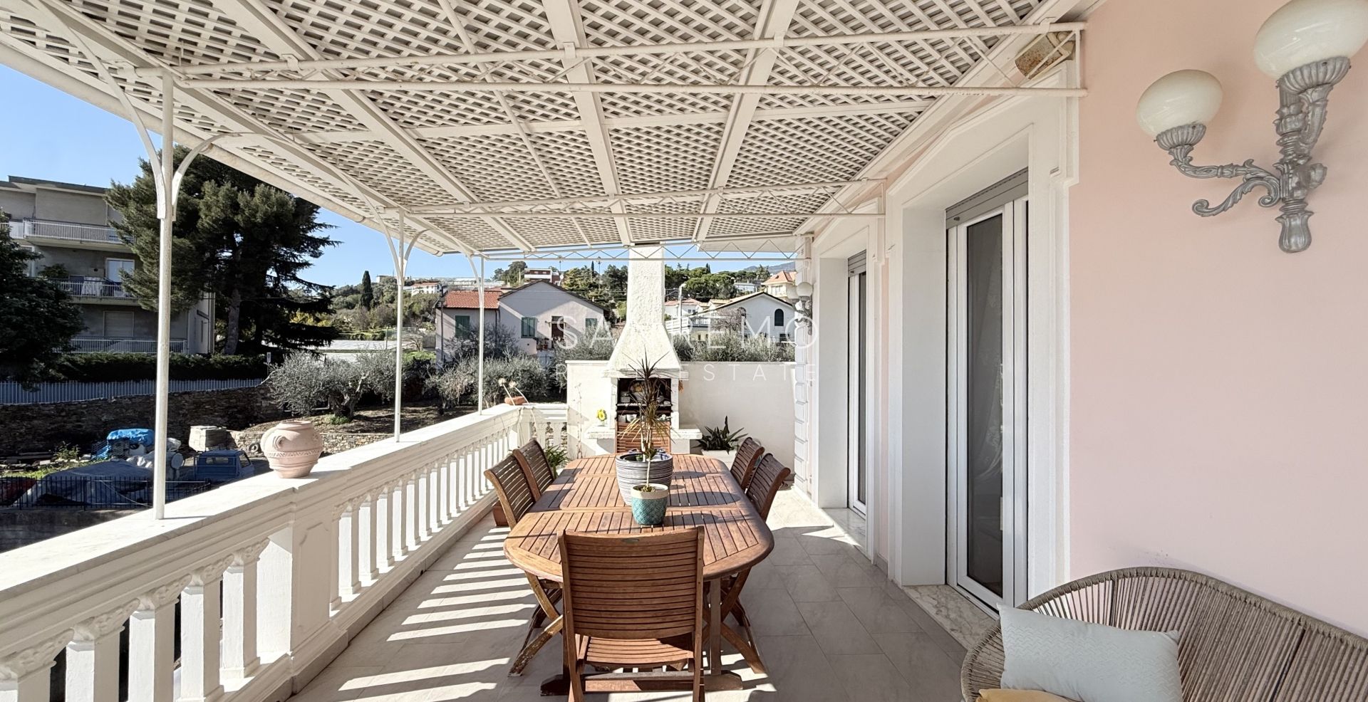 Attico e superattico con piscina e panoramica vita mare